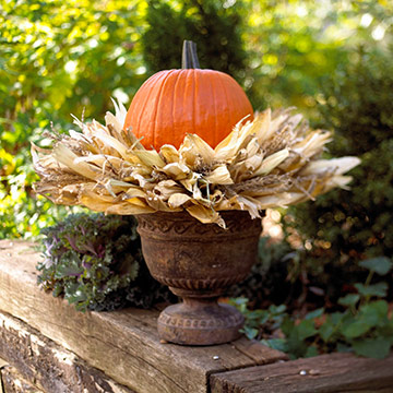 Halloween Yard Decorations on Fall Outdoor Decor  Halloween To Thanksgiving   Themes N Things S Blog